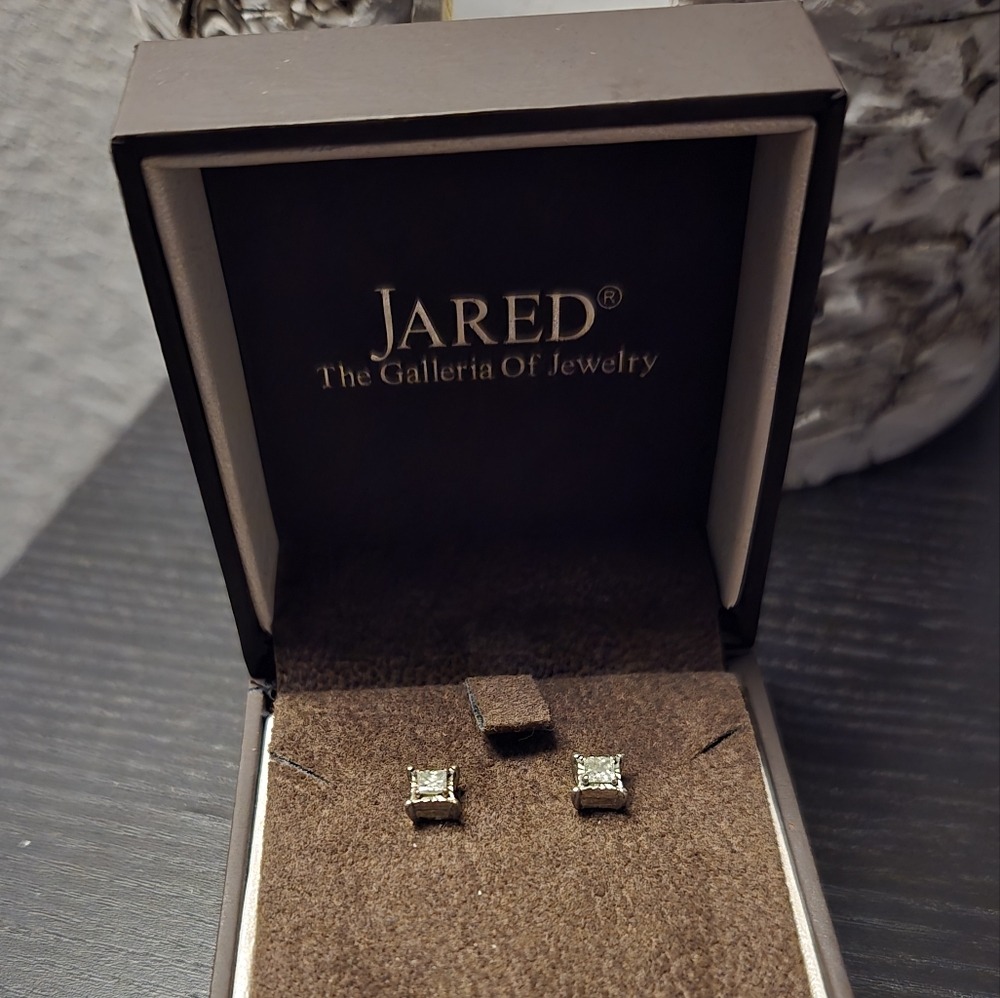 Jared Square Stud Earrings